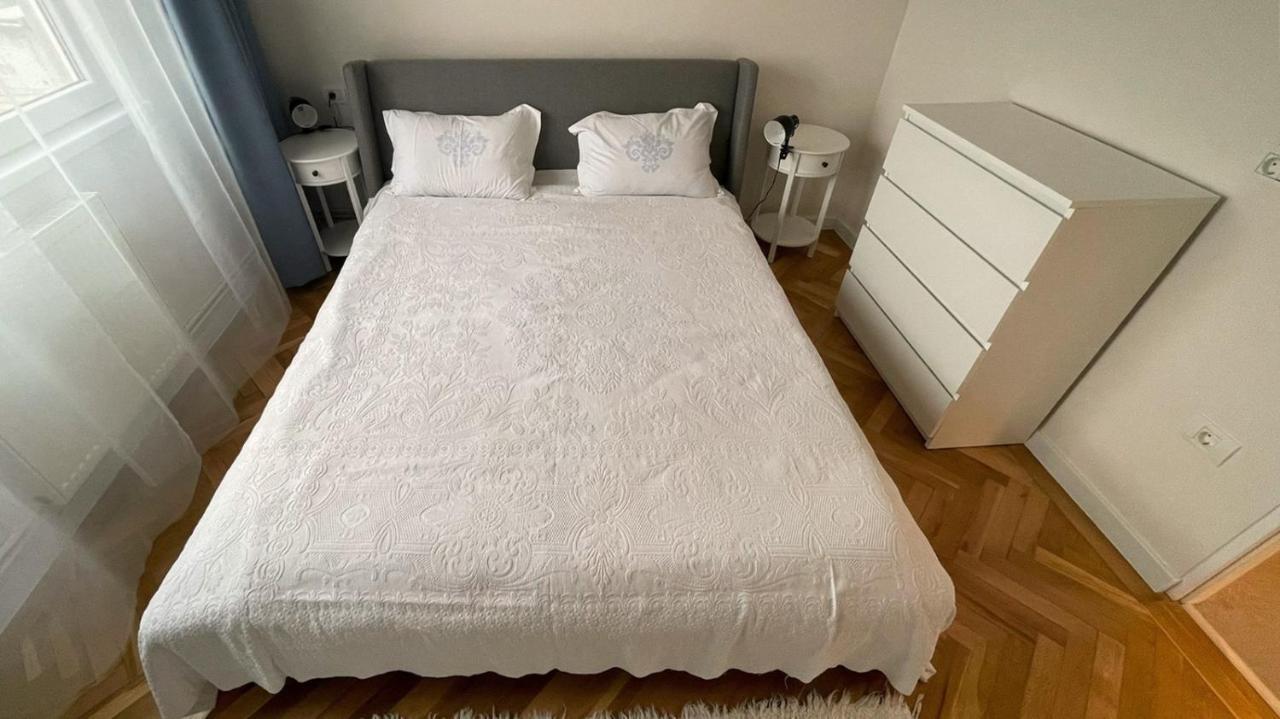 Apartament Mony تيميشورا المظهر الخارجي الصورة